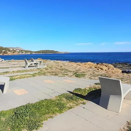 Reformado Con Jardin Y Terraza Frente Al Mar En Cap Ras, Cerca De Llanca, Acepta Mascotas - Es-170-29 Apartment *