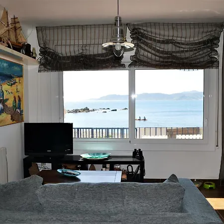 Apartment Reformado Con Jardin Y Terraza Frente Al Mar En Cap Ras, Cerca De Llanca, Acepta Mascotas - Es-170-29 Llanca