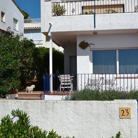 Reformado Con Jardin Y Terraza Frente Al Mar En Cap Ras, Cerca De Llanca, Acepta Mascotas - Es-170-29 Apartment *